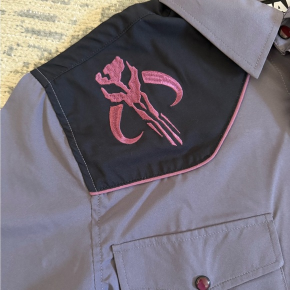 Star Wars COMIC CON EXCLUSIVE - RSVLTS snap front Mandalorian shirt UNISEX XS - Picture 4 of 7